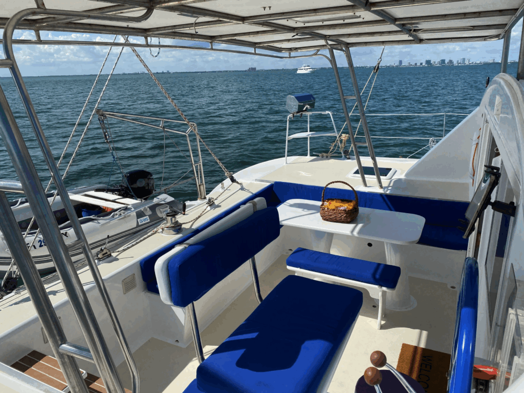 48ft Catamaran “Bubble 2” Yacht Charter Miami | Group Sandbar Cruise 🌊 7 %MAlquiler de yates en Miami%