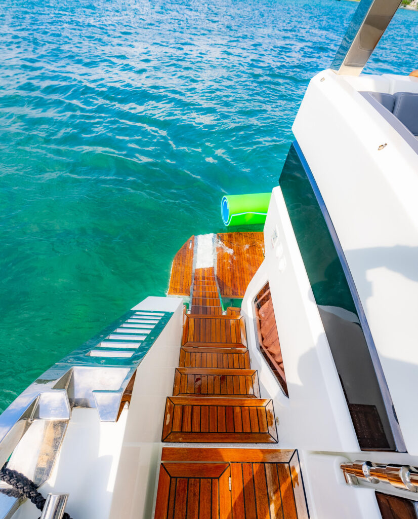 70ft Galeon Alquiler de Yates de Lujo | Bayside Marina Miami Beach 🛥️ 3 %MAlquiler de yates en Miami%