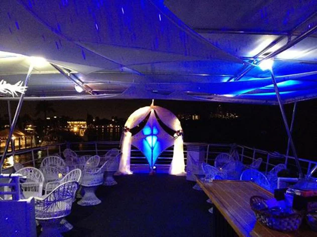 The Sundream Luxury Charter - Miami Event & Party Venue 🌴 2 %MAlquiler de yates en Miami%