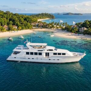 105ft Broward Yacht Rental Panama 🥂 | Ultra Luxury VIP Experience From $8,900