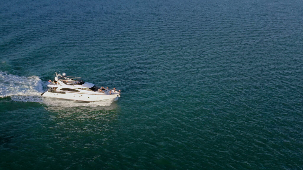 85ft Azimut Mega Yacht Charter from River Landing Marina 27 %Miami Yacht Rentals%