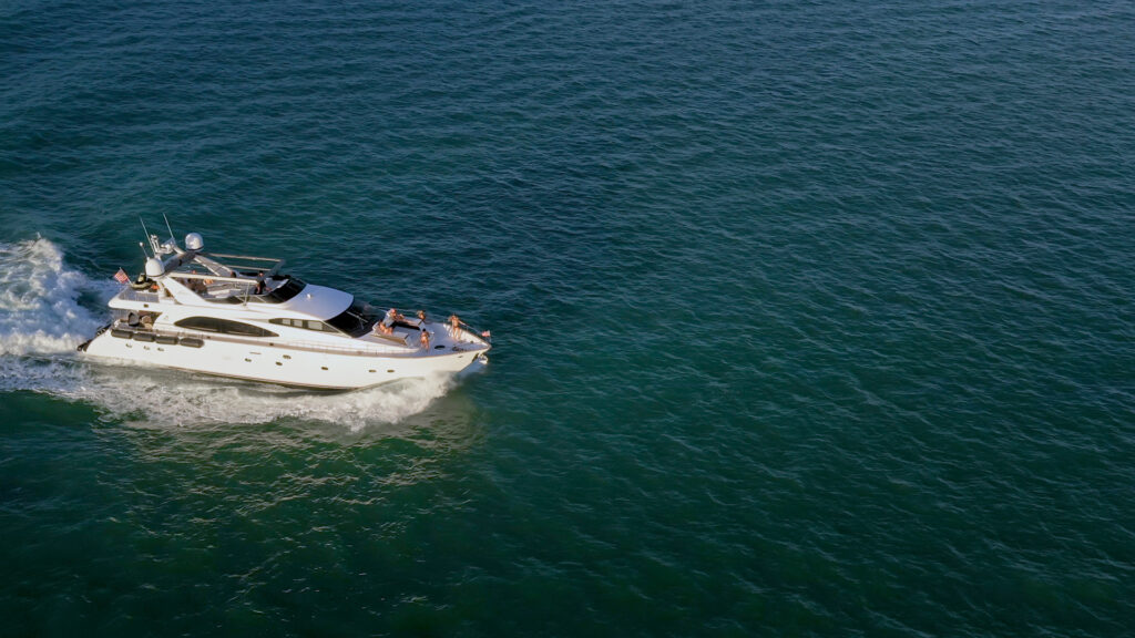 85ft Azimut Mega Yacht Charter from River Landing Marina 26 %Miami Yacht Rentals%