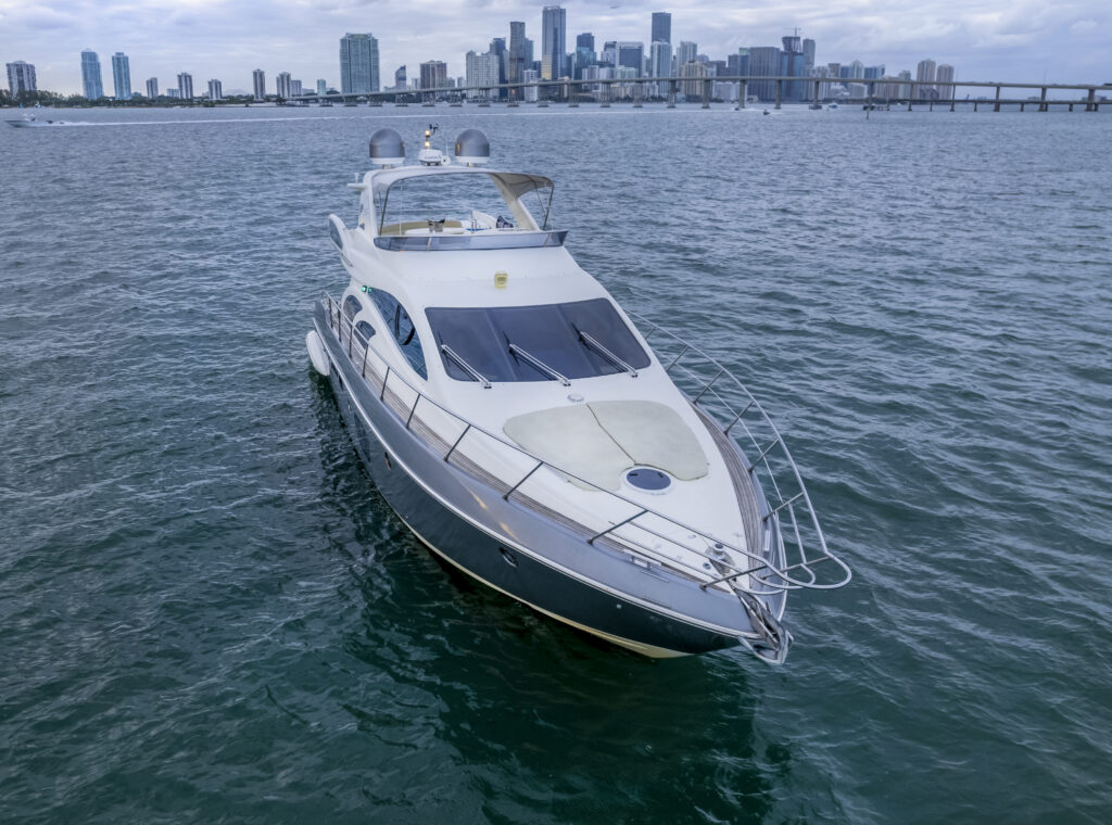 57ft Azimut “Thales” Yacht Charter Miami | Crucero privado de lujo ✨ 5 %MAlquiler de yates en Miami%