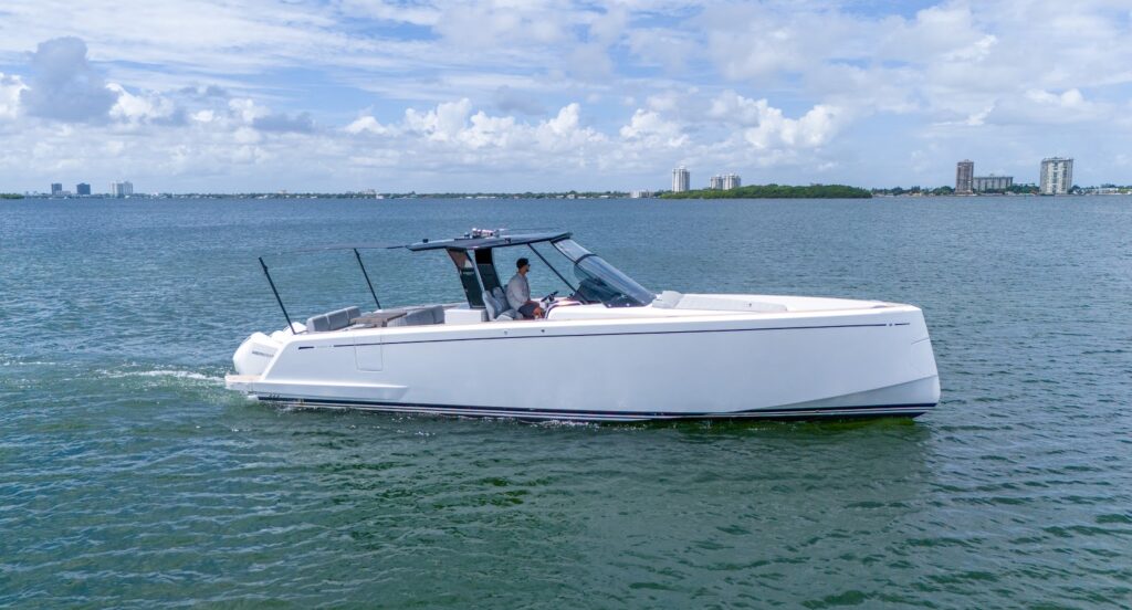 38ft Pardo Triple 300’s Yacht Charter 24 %MAlquiler de yates en Miami%