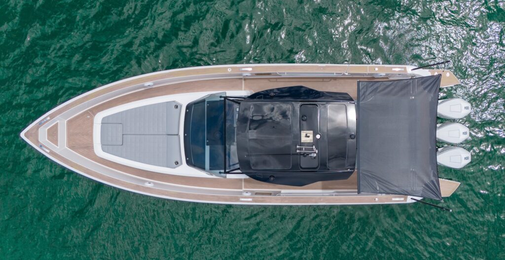 38ft Pardo Triple 300’s Yacht Charter 20 %MAlquiler de yates en Miami%