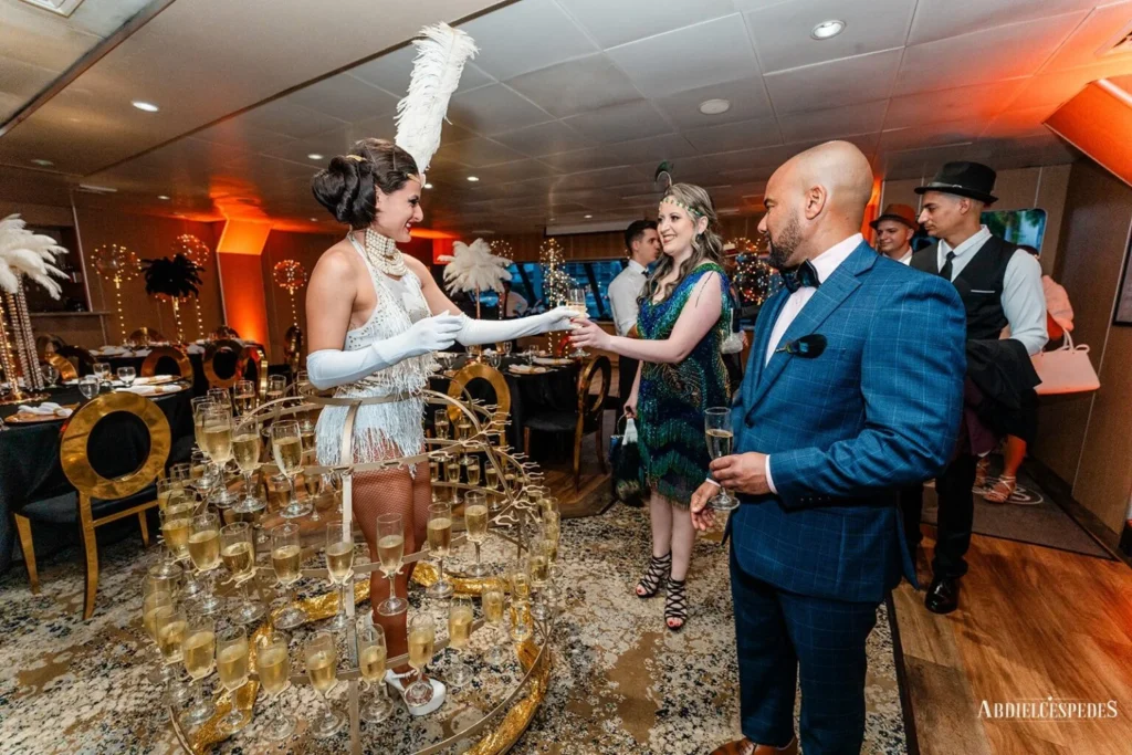 The Lady Bis Lugar exclusivo en yate para grandes celebraciones - Miami 🌊 4 %MAlquiler de yates en Miami%