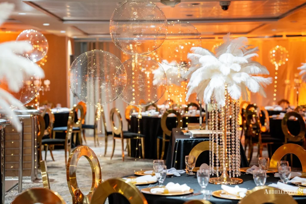 The Lady Bis Lugar exclusivo en yate para grandes celebraciones - Miami 🌊 1 %MAlquiler de yates en Miami%