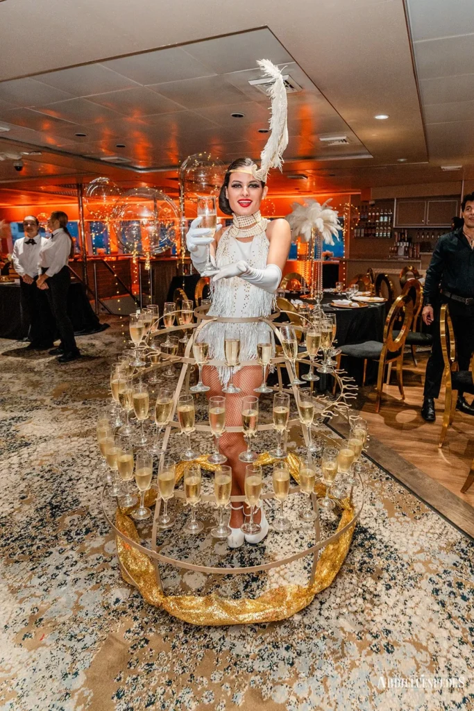 The Lady Bis Lugar exclusivo en yate para grandes celebraciones - Miami 🌊 4 %MAlquiler de yates en Miami%