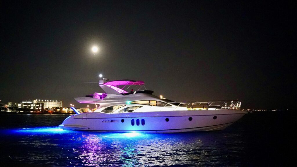 68ft Azimut “Andiamo” Alquiler de yates de lujo | Miami Beach Marina ✨ 12 %MAlquiler de yates en Miami%
