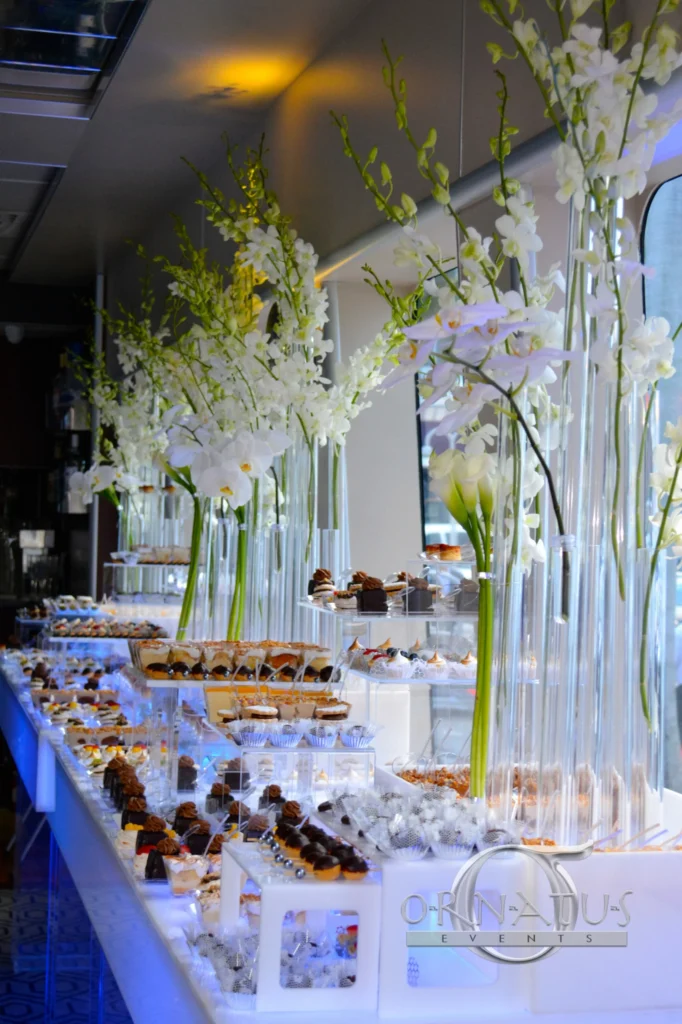 The Lady Bis Lugar exclusivo en yate para grandes celebraciones - Miami 🌊 3 %MAlquiler de yates en Miami%