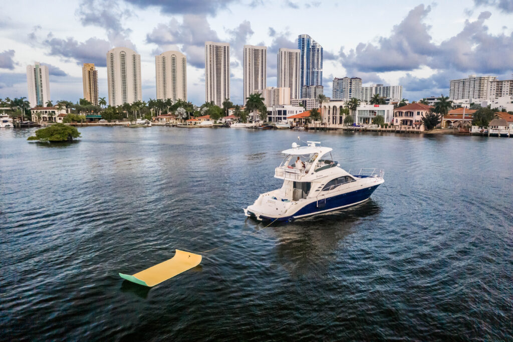 55ft Sea Ray “Serenity” Yacht Charter Miami | Lujo Relajado 🕊️ 2 %MAlquiler de yates en Miami%