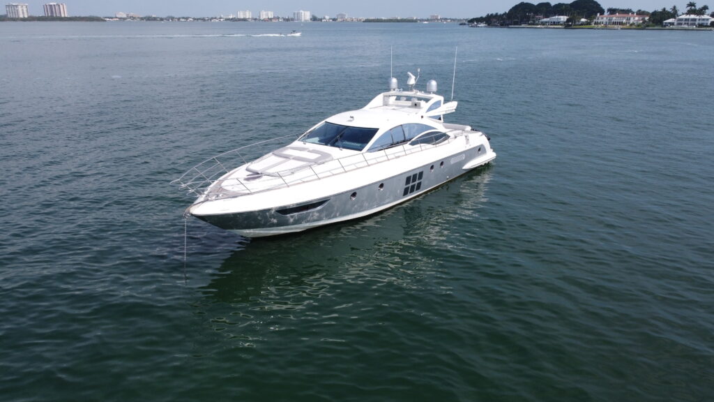 62ft Azimut “La vida es grande” Alquiler de Yates Miami 🌴 1 %MAlquiler de yates en Miami%