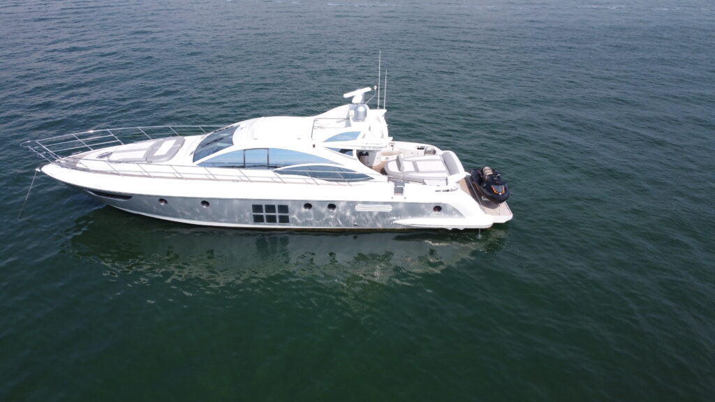 62ft Azimut “La vida es grande” Alquiler de Yates Miami 🌴 4 %MAlquiler de yates en Miami%