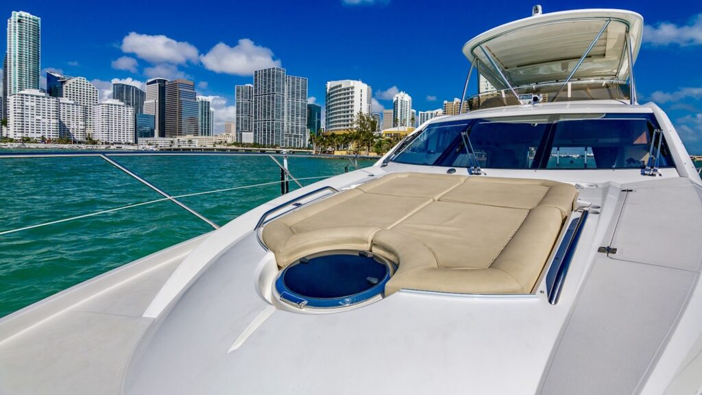68ft Sunseeker “The Loan Shark” Alquiler de Yates Miami 🦈 5 %MAlquiler de yates en Miami%