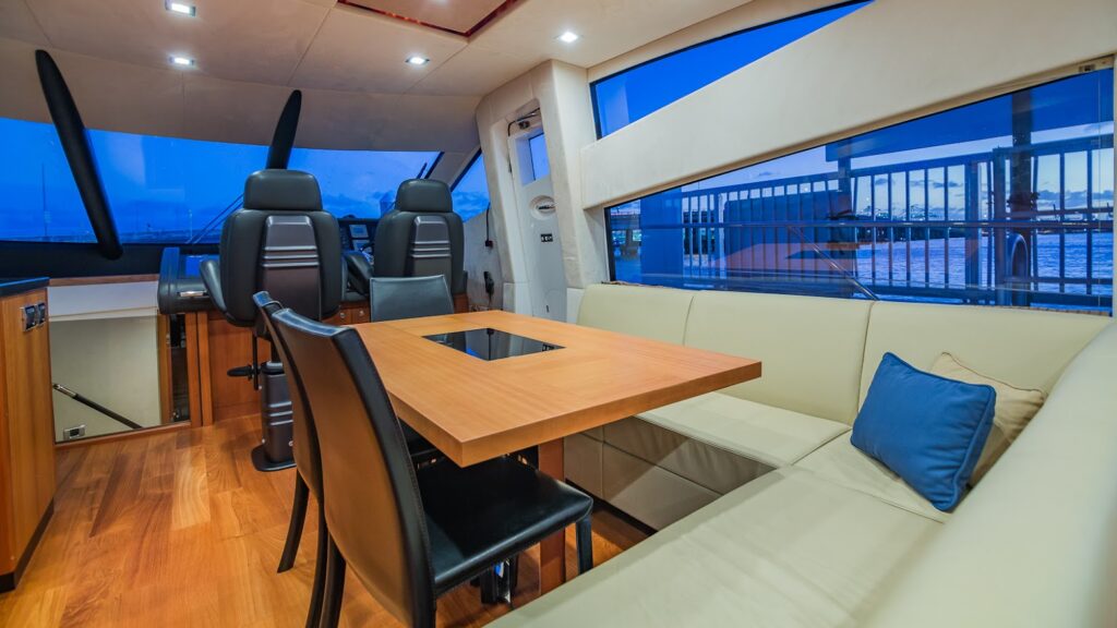 68ft Sunseeker “The Loan Shark” Alquiler de Yates Miami 🦈 3 %MAlquiler de yates en Miami%