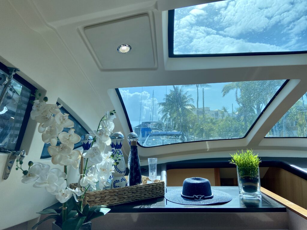 60ft Aicon “Antares” Yacht Charter | NW 24th Ave Miami 🚤 5 %MAlquiler de yates en Miami%