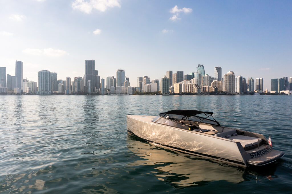 40ft VanDutch “Stay Broke” Yacht Charter | Shuckers Waterfront Miami 🍹 1 %MAlquiler de yates en Miami%