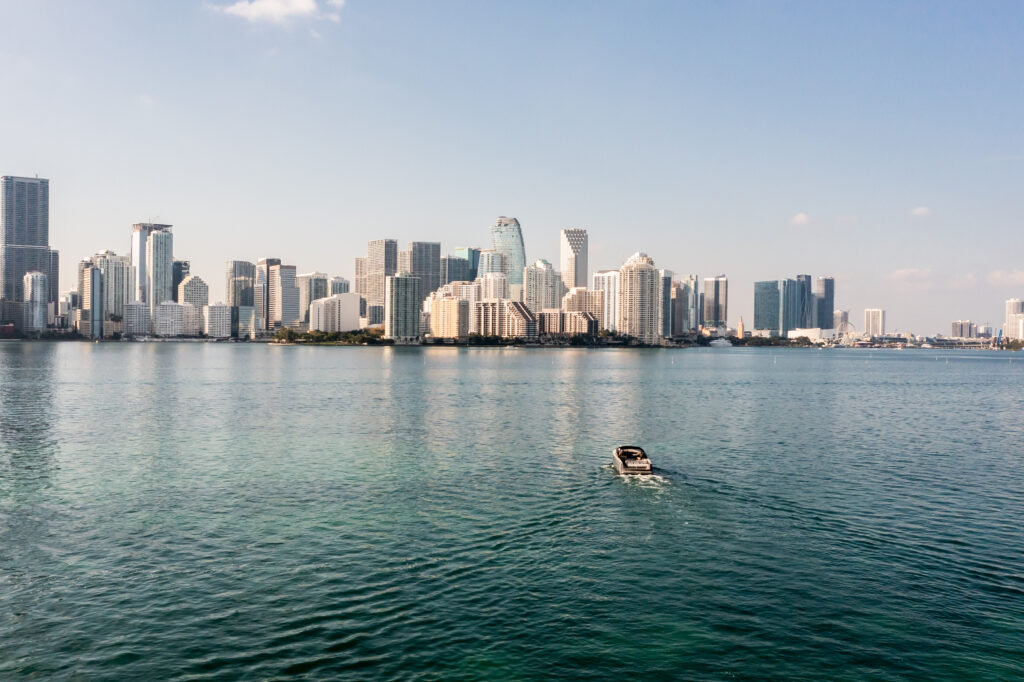 40ft VanDutch “Stay Broke” Yacht Charter | Shuckers Waterfront Miami 🍹 2 %MAlquiler de yates en Miami%