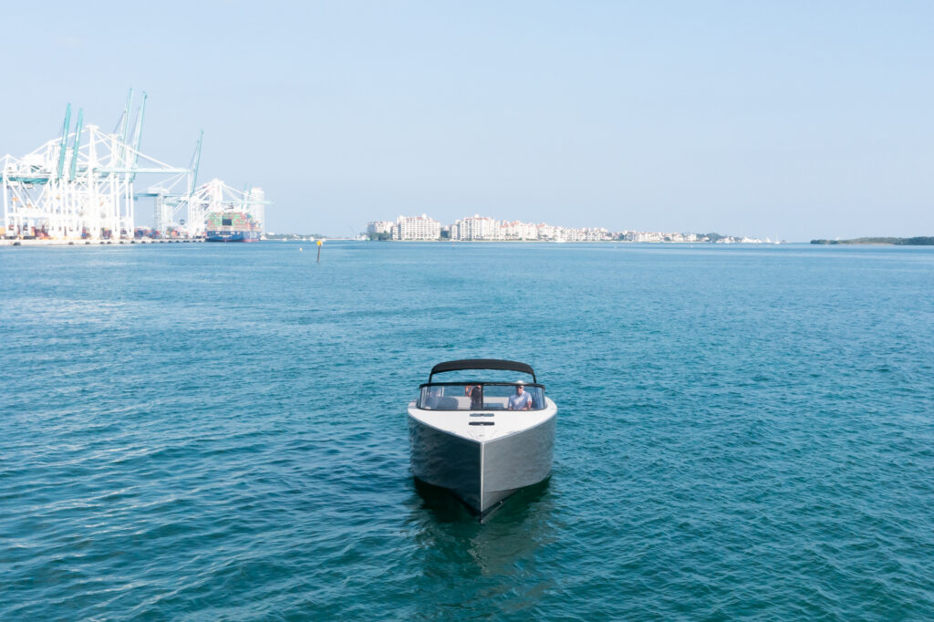 40ft VanDutch “Stay Broke” Alquiler de Yates | Shuckers Waterfront Miami 🍹 3 %MAlquiler de yates en Miami%