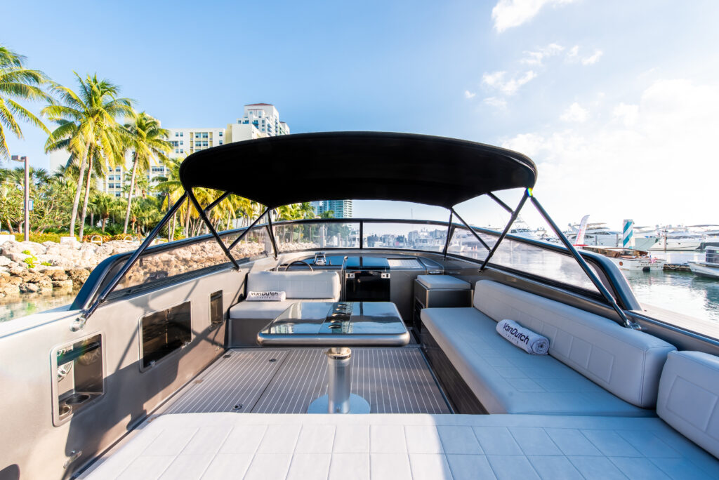 40ft VanDutch “Stay Broke” Yacht Charter | Shuckers Waterfront Miami 🍹 2 %MAlquiler de yates en Miami%