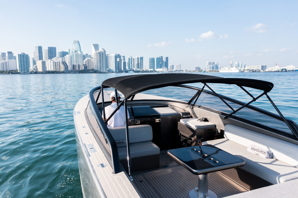 40ft VanDutch “Stay Broke” Yacht Charter | Shuckers Waterfront Miami 🍹 6 %MAlquiler de yates en Miami%