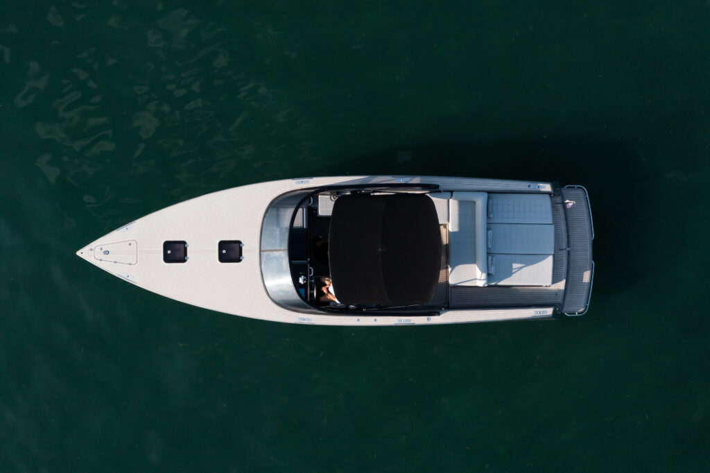 40ft VanDutch “Stay Broke” Yacht Charter | Shuckers Waterfront Miami 🍹 8 %MAlquiler de yates en Miami%