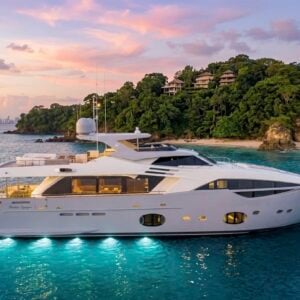 100' Ferretti Mega Yacht Charter Panama | VIP Luxury Yacht From $8,900