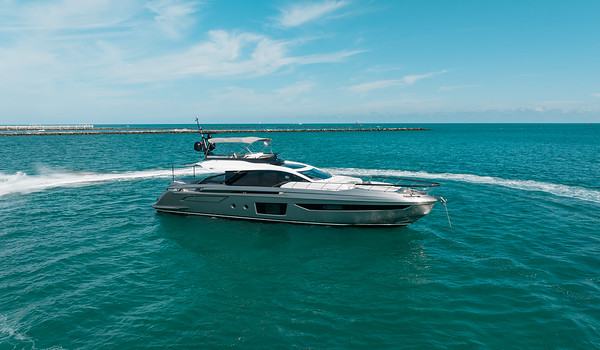 80ft Azimut Sport Mega Yacht Charter from Miami Beach Marina Pier E 24 %Miami Yacht Rentals%