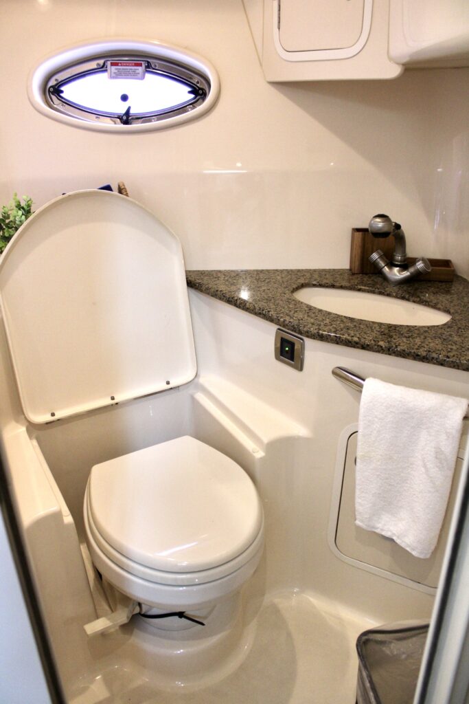 44ft Sundancer “Mintaka” Mega Yacht Charter | Downtown Miami Skyline 🌆 3 %MAlquiler de yates en Miami%