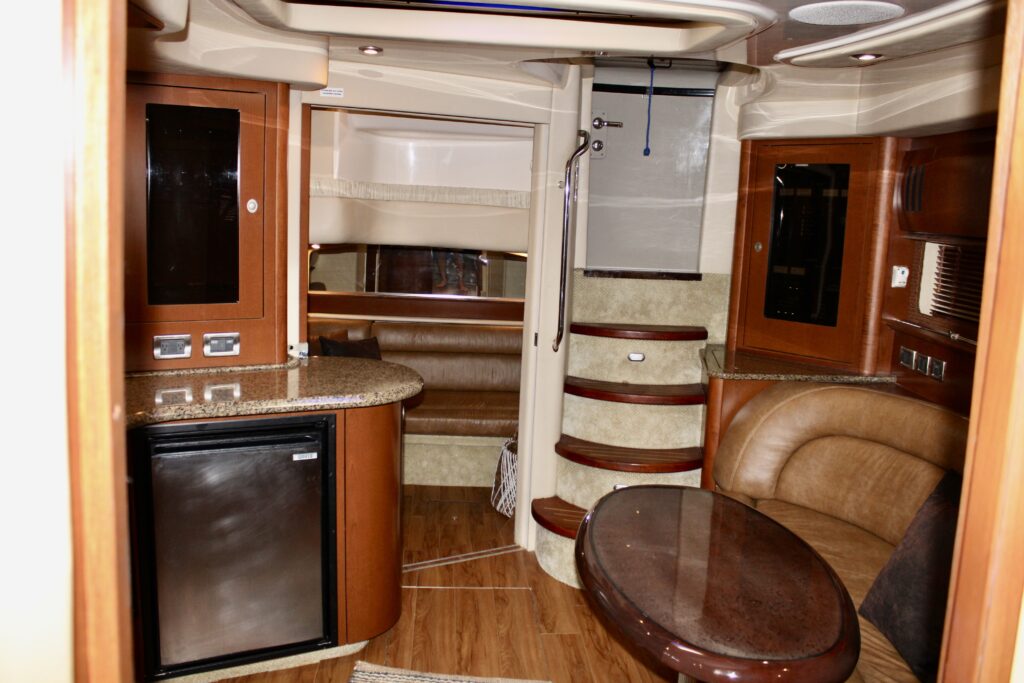 44ft Sundancer “Mintaka” Mega Yacht Charter | Downtown Miami Skyline 🌆 12 %MAlquiler de yates en Miami%