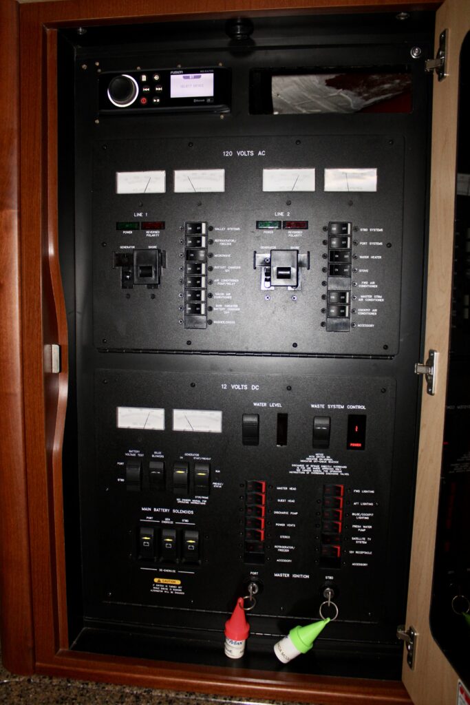 44ft Sundancer “Mintaka” Mega Yacht Charter | Downtown Miami Skyline 🌆 10 %MAlquiler de yates en Miami%