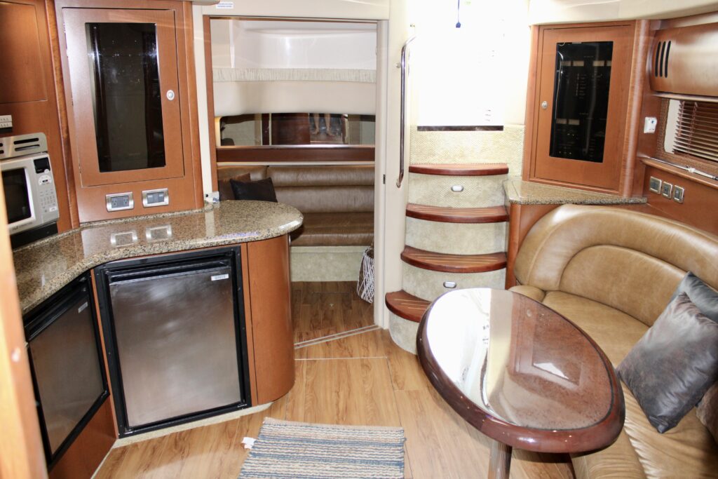 44ft Sundancer “Mintaka” Mega Yacht Charter | Downtown Miami Skyline 🌆 8 %MAlquiler de yates en Miami%