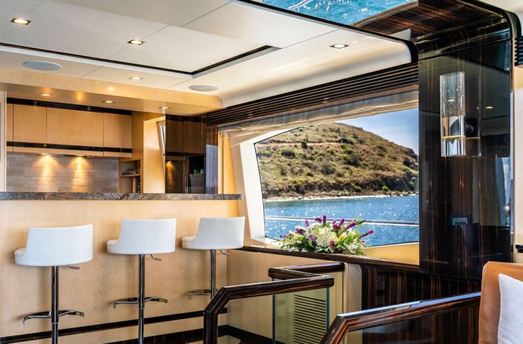 80ft Azimut "Grace" – Luxury Yacht Charter Experience on the Water 18 %Miami Yacht Rentals%