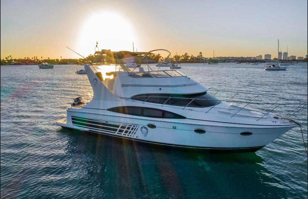 %MAlquiler de yates en Miami%