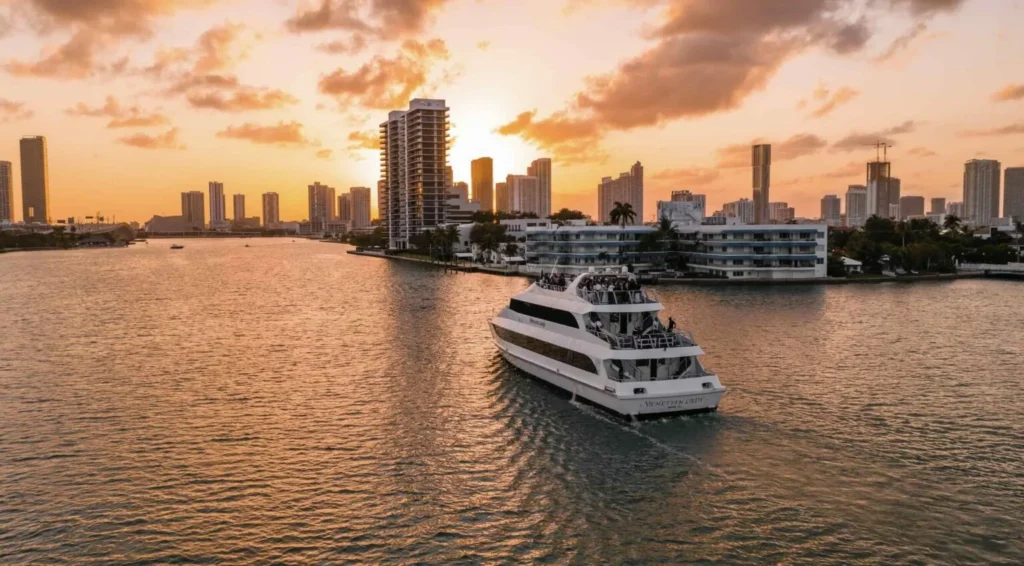 The Lady V - Miami Yate de lujo Lugar para eventos privados ✨ 6 %MAlquiler de yates en Miami%