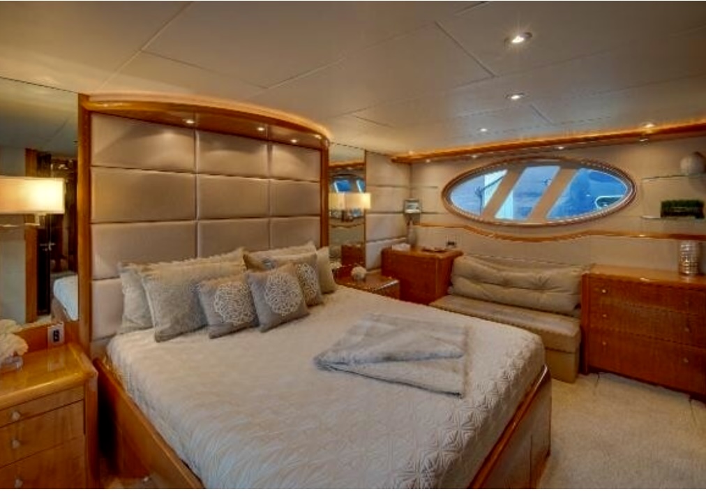 84ft Lazzara “LazzaraChip” Mega Yacht Charter in North Miami 29 %Miami Yacht Rentals%