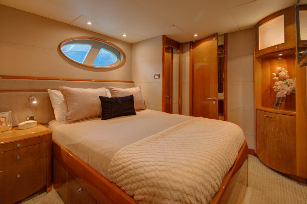 84ft Lazzara “LazzaraChip” Mega Yacht Charter in North Miami 27 %Miami Yacht Rentals%