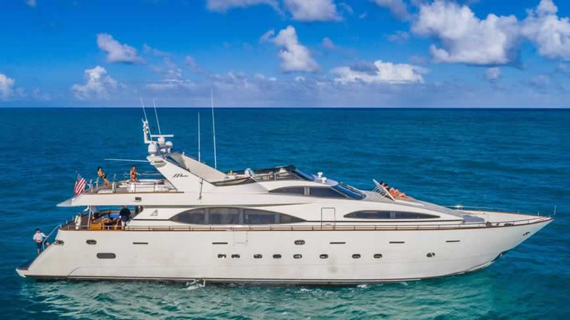 75ft Azimut Yacht – Exclusive Luxury Charter Experience at Bayside Marina | Miami 23 %Miami Yacht Rentals%