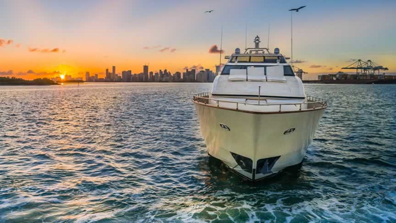 75ft Azimut Yacht – Exclusive Luxury Charter Experience at Bayside Marina | Miami 24 %Miami Yacht Rentals%
