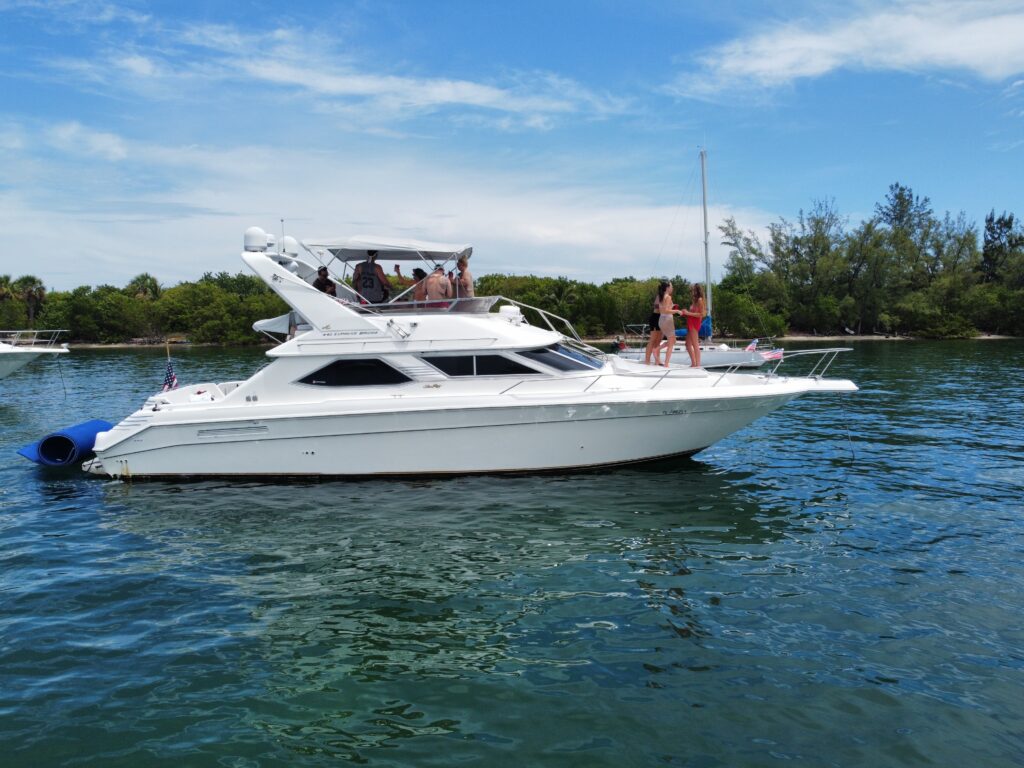 50ft Sea Ray “Starward” Yacht Charter Miami | Day & Night Cruise ⭐ 2 %MAlquiler de yates en Miami%