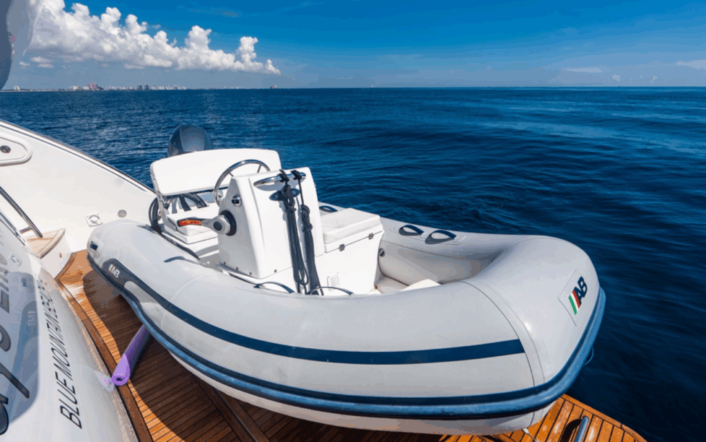 70ft Azimut “Le Grand Bleu” Alquiler de Yates de Lujo | Miami Beach Marina 💎 11 %MAlquiler de yates en Miami%