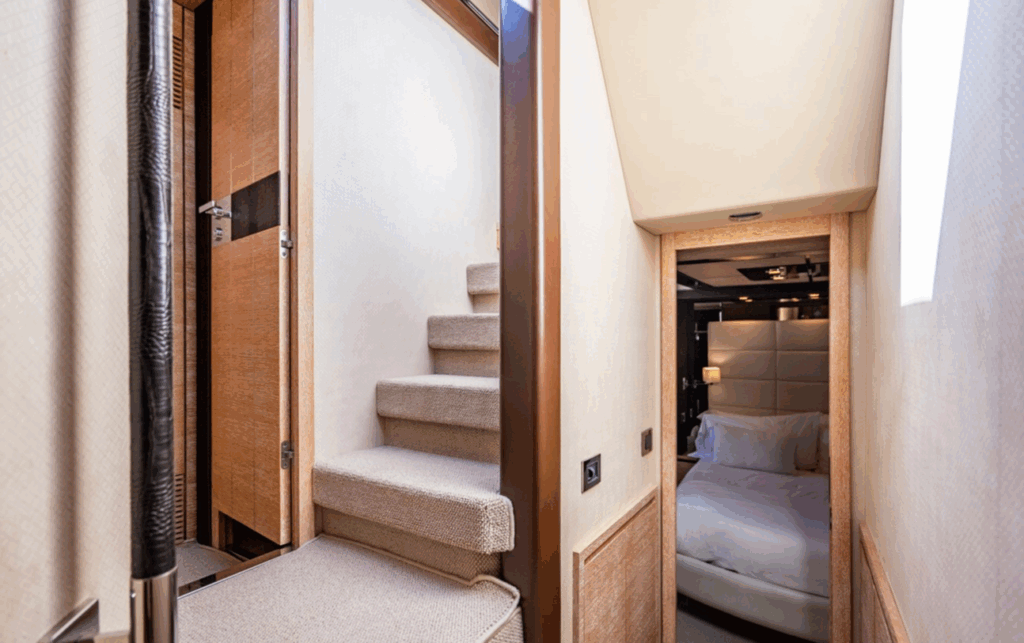 70ft Azimut “Le Grand Bleu” Alquiler de Yates de Lujo | Miami Beach Marina 💎 12 %MAlquiler de yates en Miami%