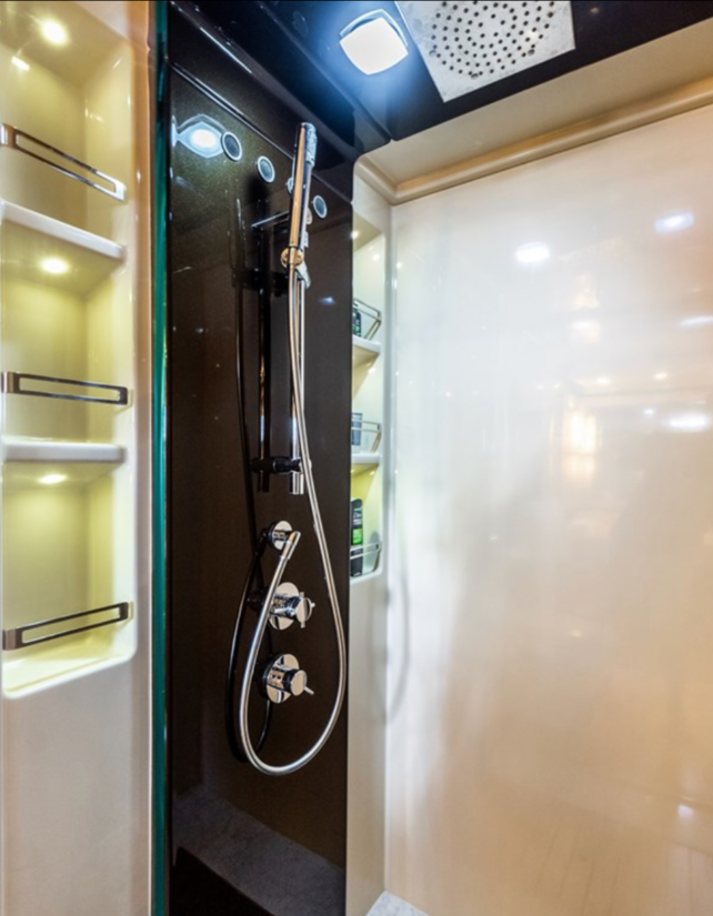 70ft Azimut “Le Grand Bleu” Alquiler de Yates de Lujo | Miami Beach Marina 💎 4 %MAlquiler de yates en Miami%