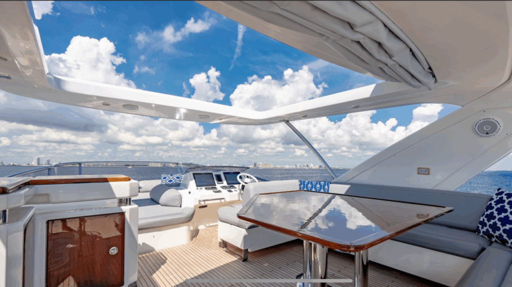 70ft Azimut “Le Grand Bleu” Alquiler de Yates de Lujo | Miami Beach Marina 💎 4 %MAlquiler de yates en Miami%