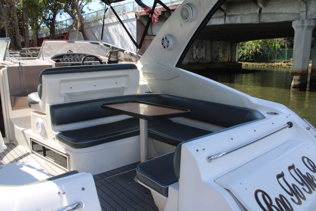 32ft Regal Yacht Charter from Jones Boat Yard 23 %Miami Yacht Rentals%