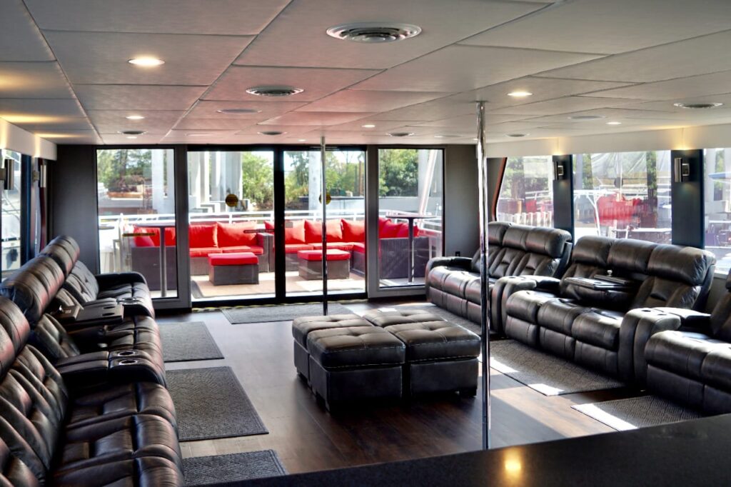 ⛴️ Star Cruise 105ft — Yacht Venue for Large Events | Miami Beach 5 %Miami Yacht Rentals%