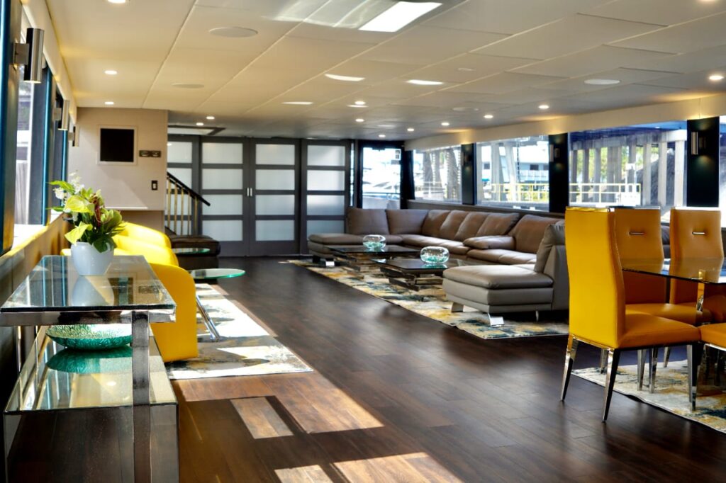 ⛴️ Star Cruise 105ft — Yacht Venue for Large Events | Miami Beach 6 %Miami Yacht Rentals%