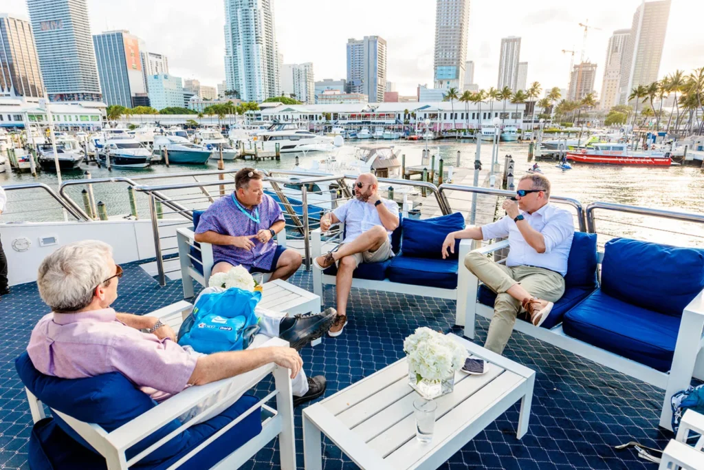 The Lady V - Miami Yate de lujo Lugar para eventos privados ✨ 2 %MAlquiler de yates en Miami%