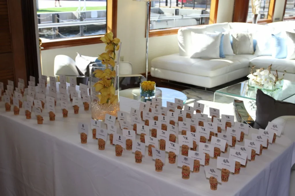 The Sun Beach Lady - Miami Yacht Venue for Group Events 🌊 7 %MAlquiler de yates en Miami%