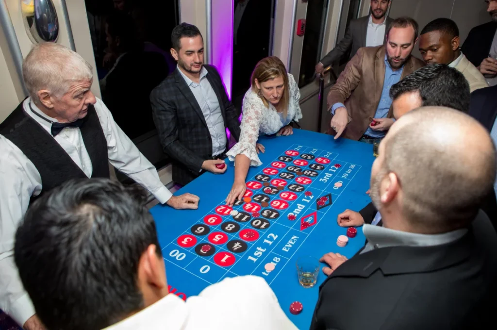 The Lady Bis Lugar exclusivo en yate para grandes celebraciones - Miami 🌊 10 %MAlquiler de yates en Miami%